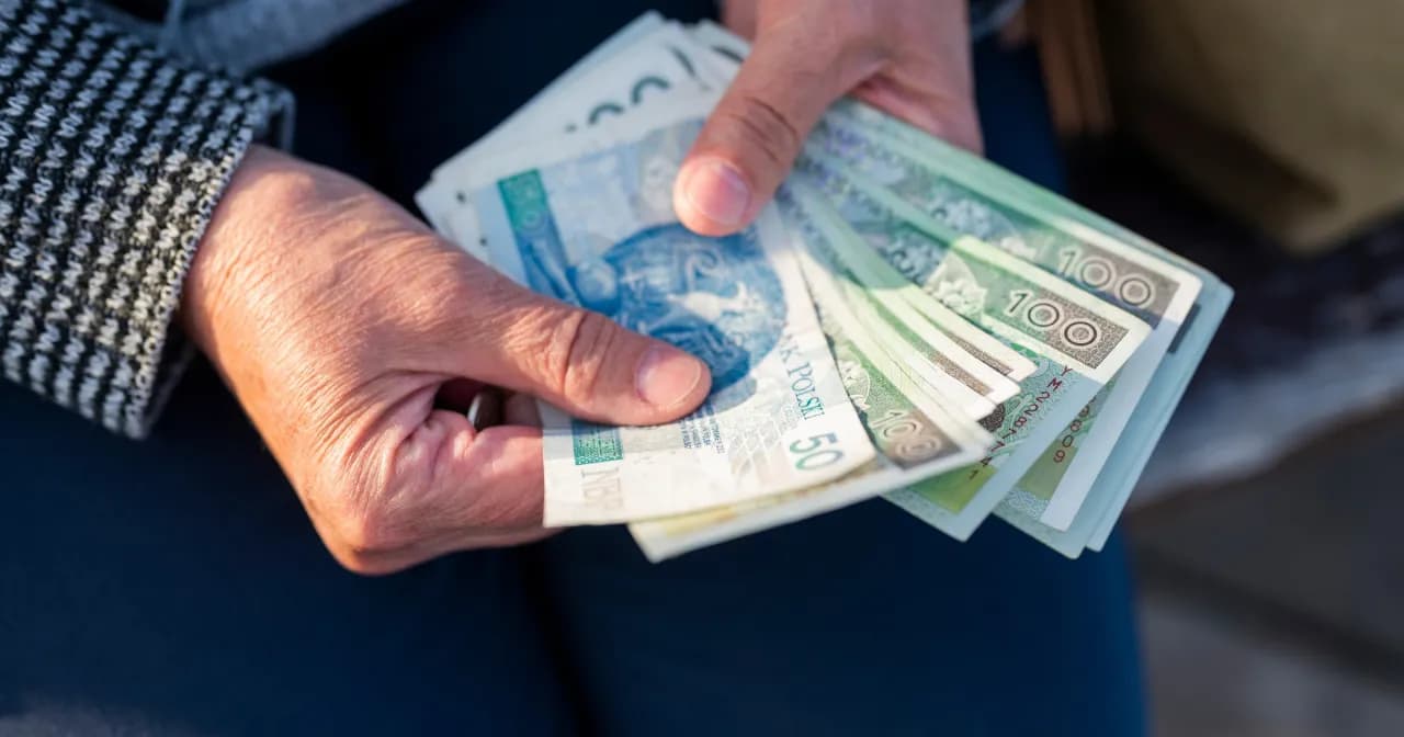 Czy muszę przejść z renty na emeryturę? Poznaj ważne konsekwencje