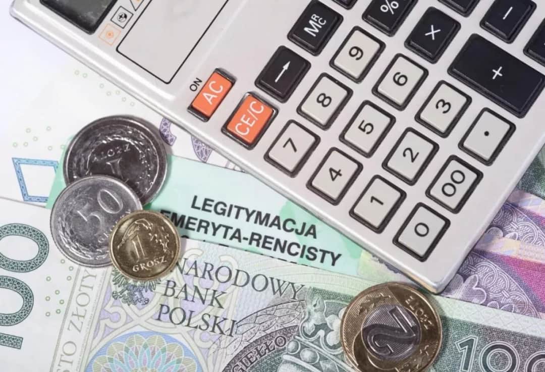 Jak ustala się termin wypłaty emerytury i co warto wiedzieć?