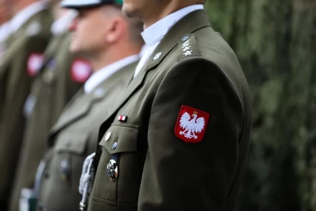 Ile emerytury po 15 latach w wojsku? Sprawdź, ile naprawdę dostaniesz