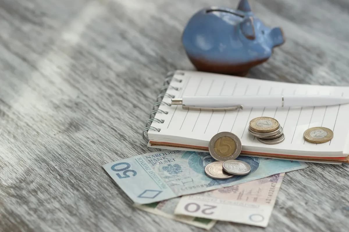 Ile wynosi renta socjalna z MOPS? Prawda o wysokości świadczenia