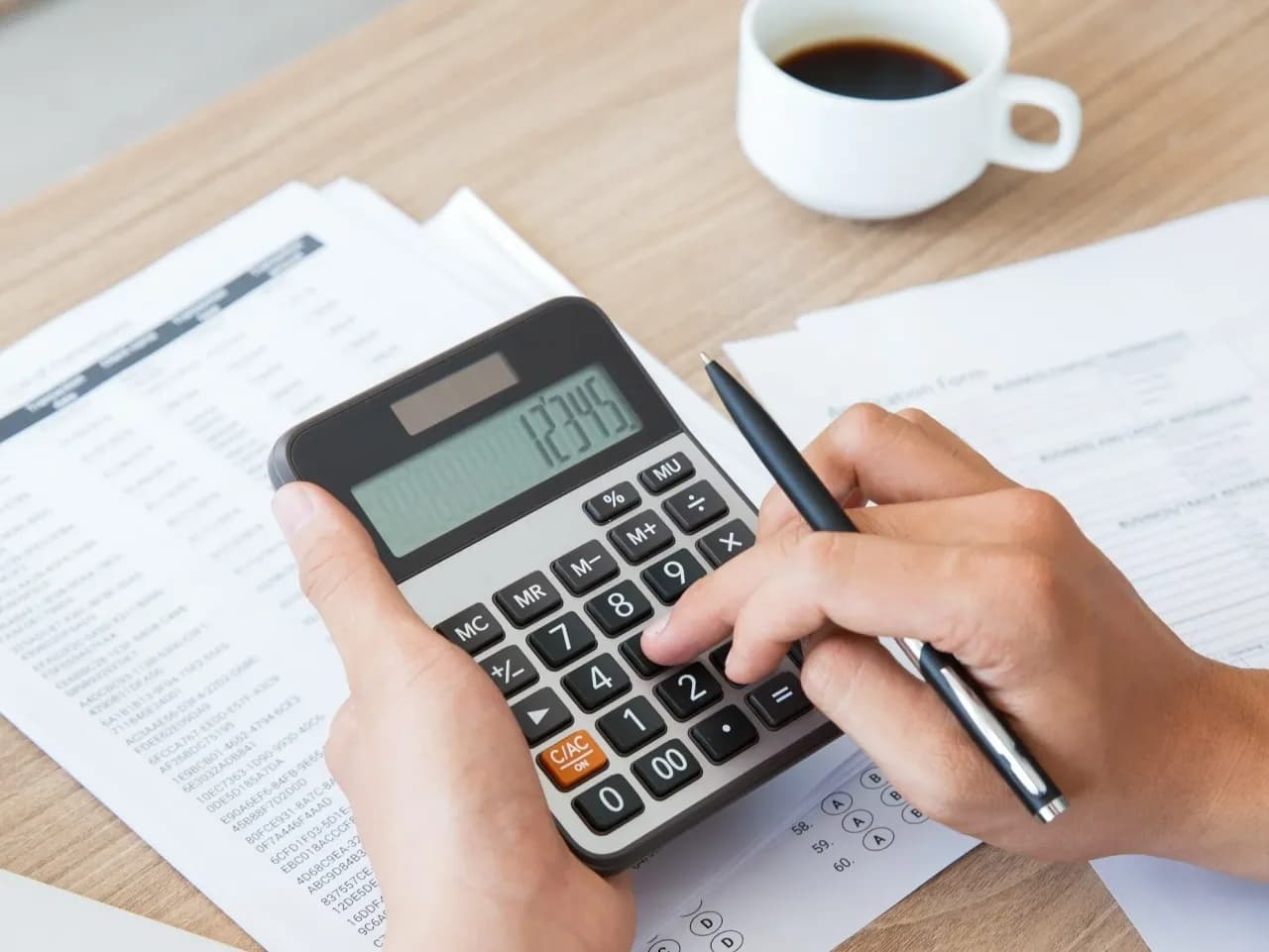 Co tańsze: darowizna czy testament? Poznaj ukryte koszty wyboru