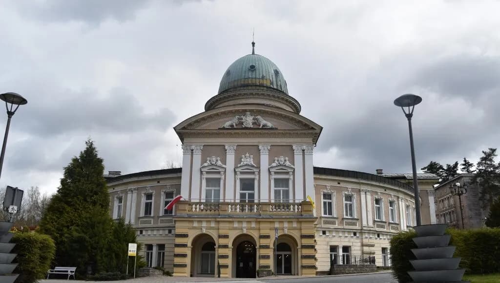 Lądek-Zdrój sanatoria: skuteczne leczenie i rehabilitacja w uzdrowisku