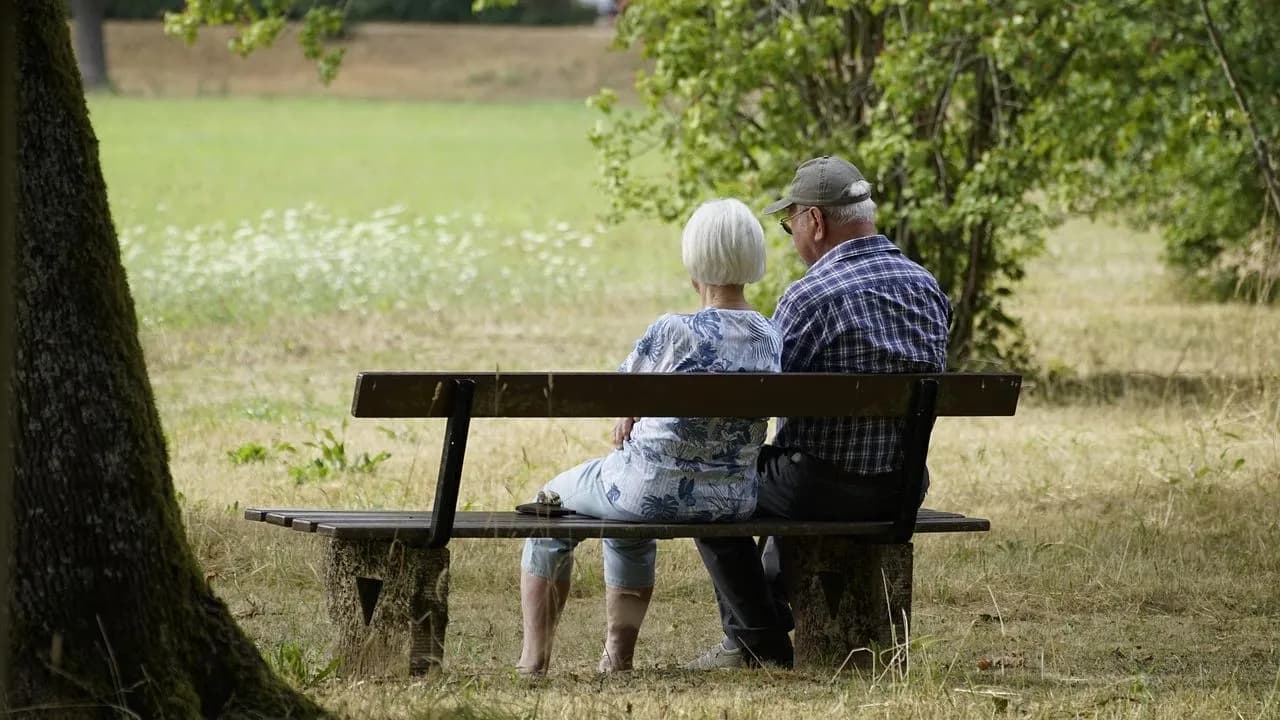Renta czy emerytura co korzystniejsze – uniknij finansowej straty